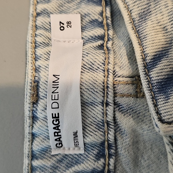 Garage Light Wash Size 7 Jean Shorts - Picture 6 of 7